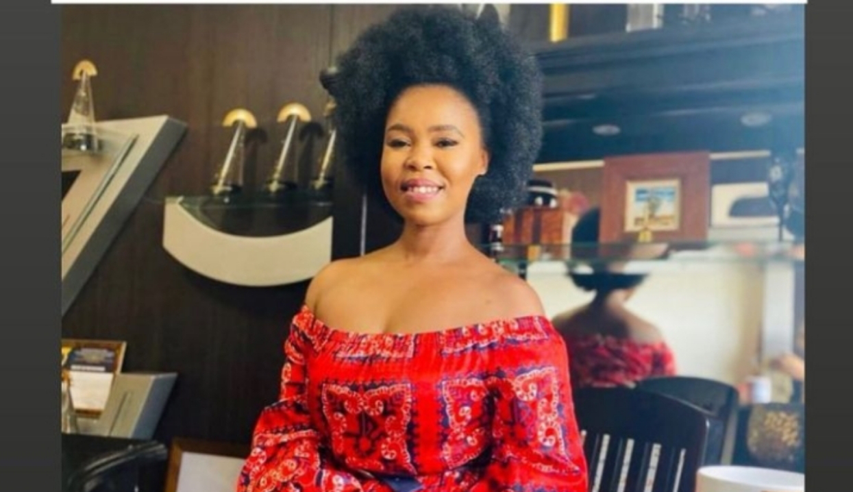 South African platinium selling songwriter Bulelwa Mkutukana, known by her stage name Zahara, has passed away at the age of 36 . She was known for her Afro-soul music. Her music was a mixture of styles popularized by Tracy Chapman and India Arie .